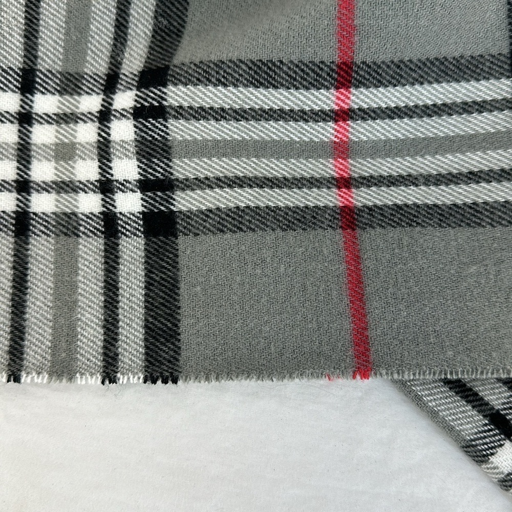 Italian Design Cashmere Viscose Blend Gray Tartan Scarf - Picture 3 of 6